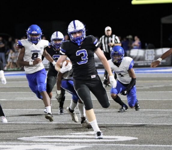 Huskies Win 1-Point Thriller